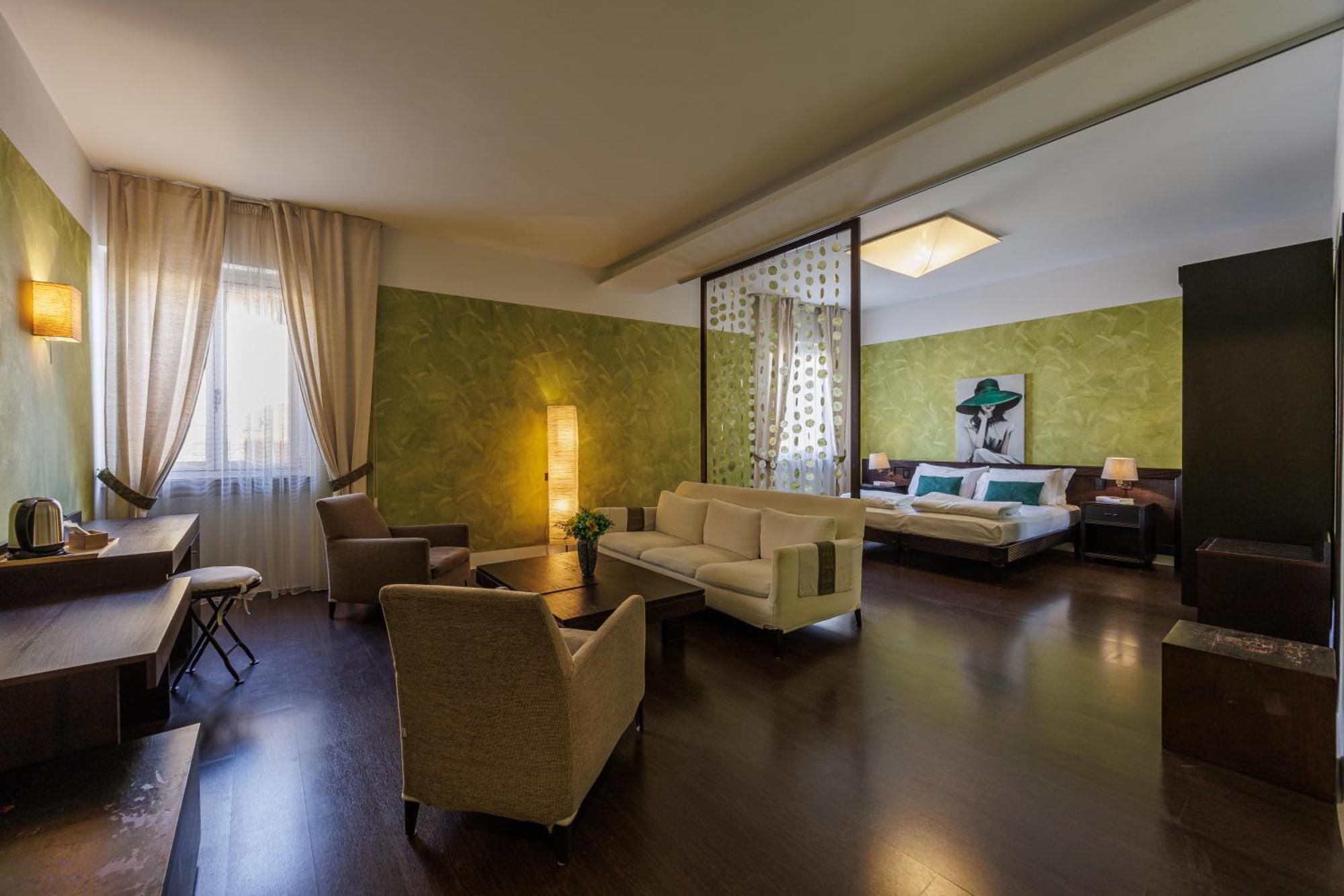 Hotel Alla Grotta Lazise Exterior photo