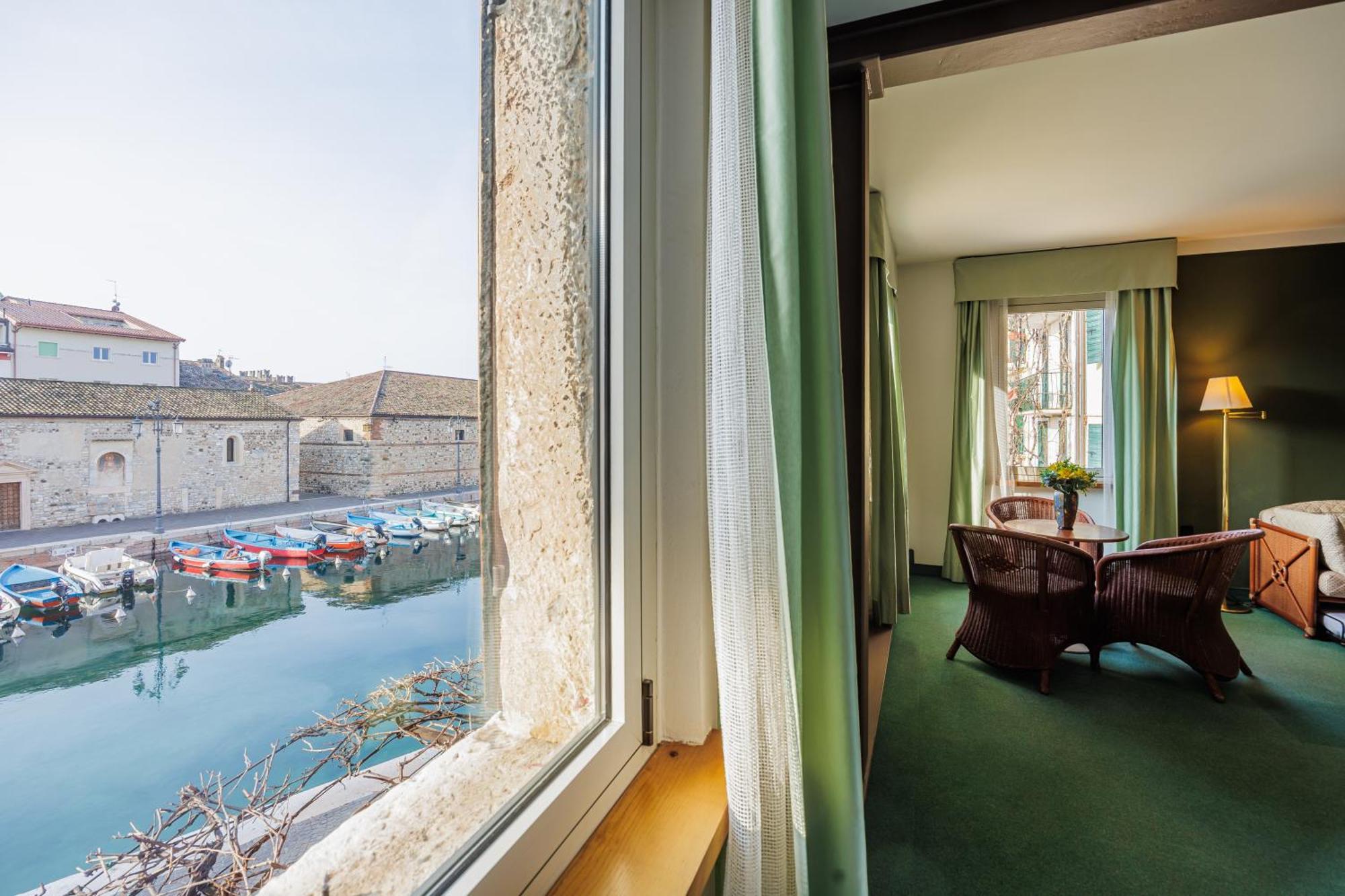 Hotel Alla Grotta Lazise Exterior photo