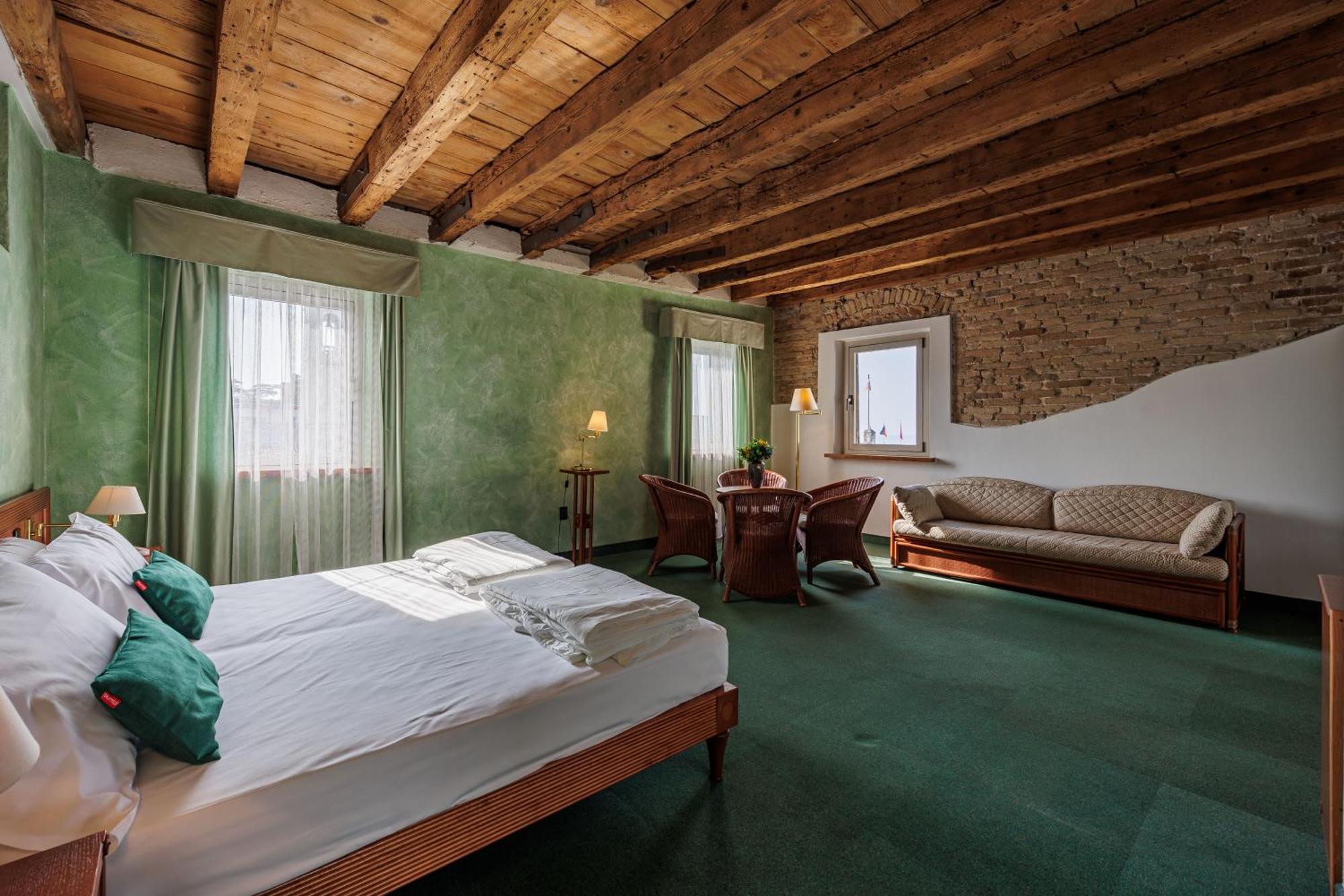Hotel Alla Grotta Lazise Exterior photo