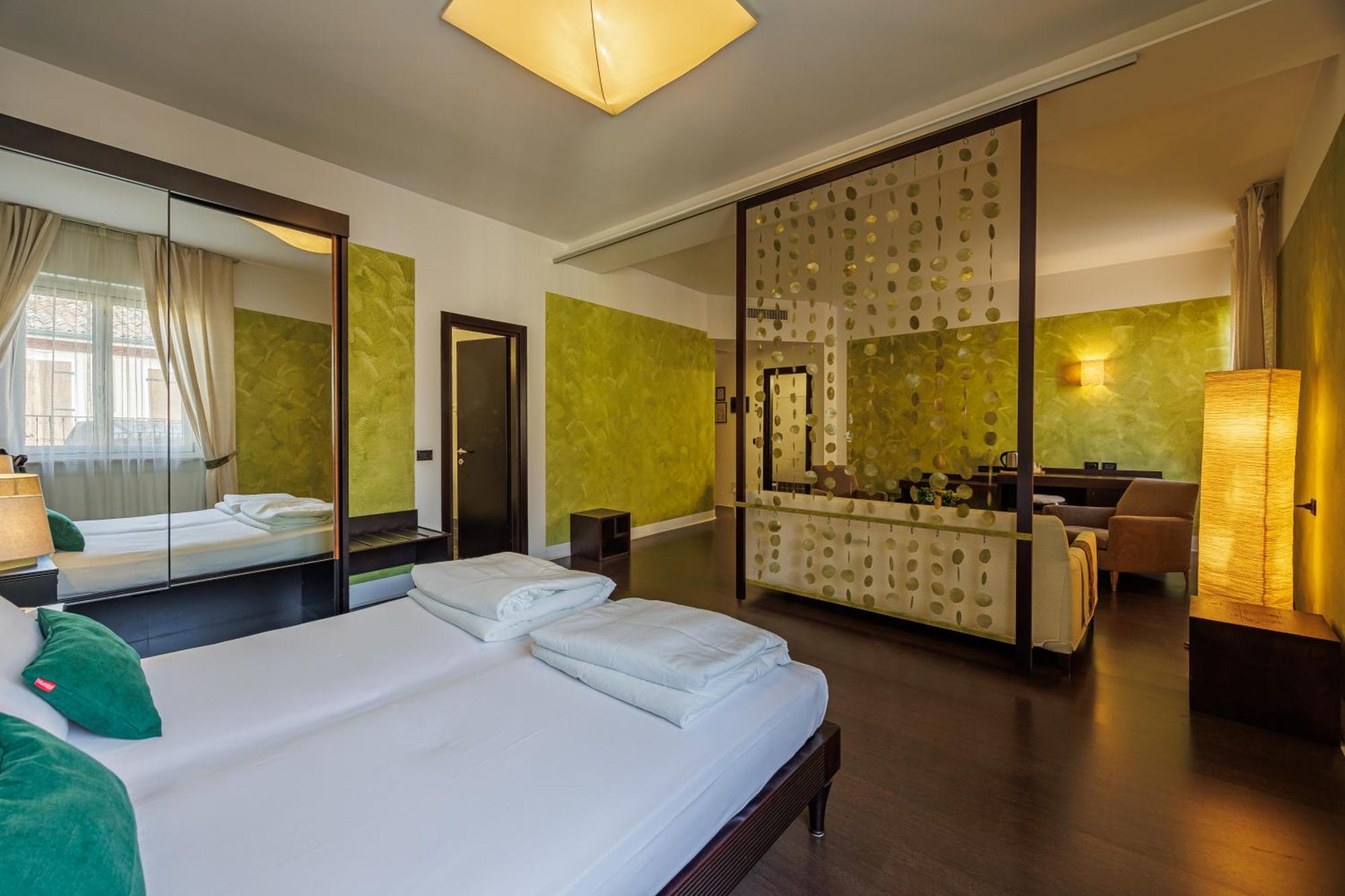 Hotel Alla Grotta Lazise Exterior photo