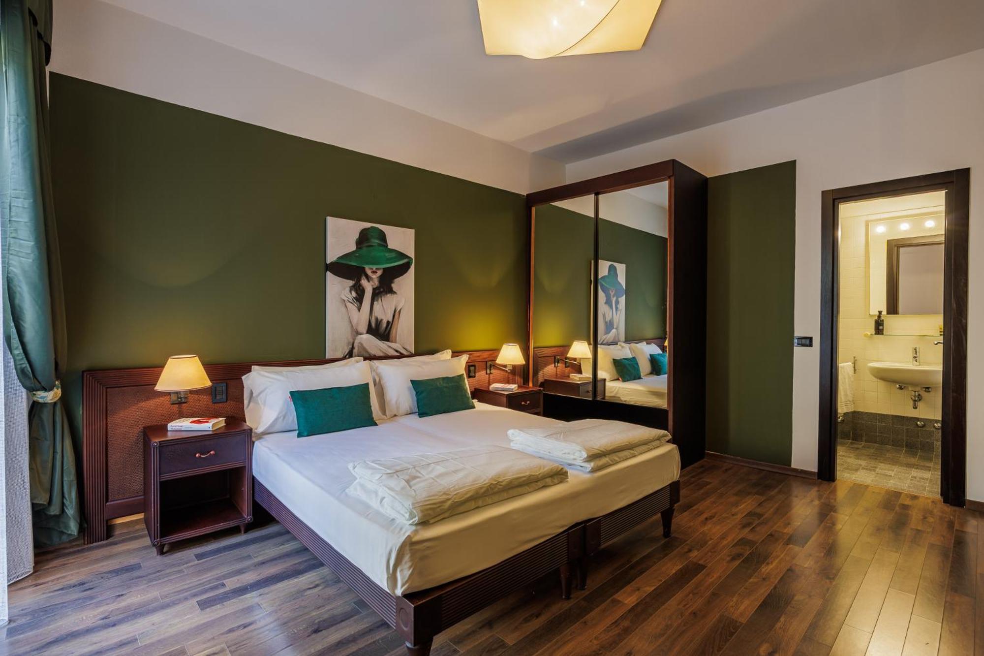 Hotel Alla Grotta Lazise Exterior photo